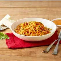 Espagueti con salsa de pimiento y ajo