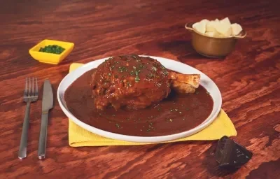 CHAMORROS en ADOBO preparados con Chocolate para Mesa ABUELITA®