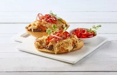 MOLLETES CON CHILAQUILES MOLLETES CON CHILAQUILES
