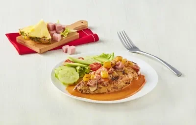 Pollo hawaiano con salsa roja cremosa Pollo hawaiano con salsa roja cremosa