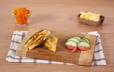 SÁNDWICH CON VEGETALES preparado con Jugo MAGGI® SÁNDWICH CON VEGETALES preparado con Jugo MAGGI®