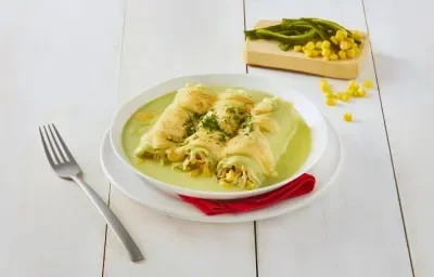 Canelones con salsa de poblano