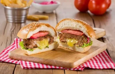 Hamburguesa rellena de queso