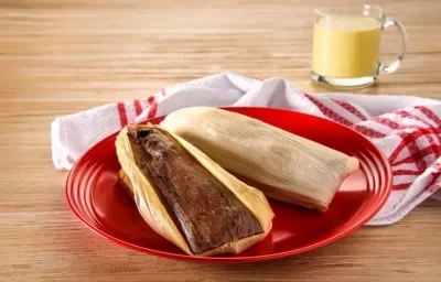 TAMALES de CHOCOLATE preparados con NESTLÉ® Chocolatería