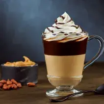 PIKE NUT COFFEE preparado con Leche Evaporada CARNATION® CLAVEL®