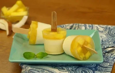 Paletas heladas de piña colada Paletas heladas de piña colada