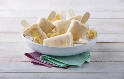 Paletas de horchata y guayaba Paletas de horchata y guayaba