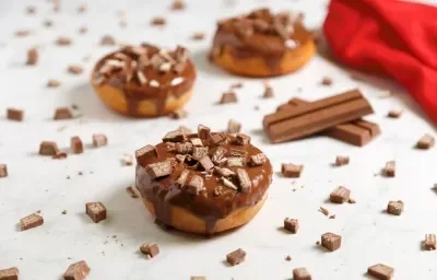 Donas con KitKat Donas con KitKat