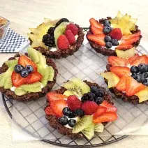 Mini tartas de cereal y fruta