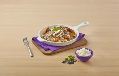 Chilaquiles con costilla en salsa pasilla Chilaquiles con costilla en salsa pasilla