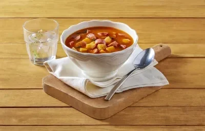 Sopa de papa con espinaca y salchicha Sopa de papa con espinaca y salchicha