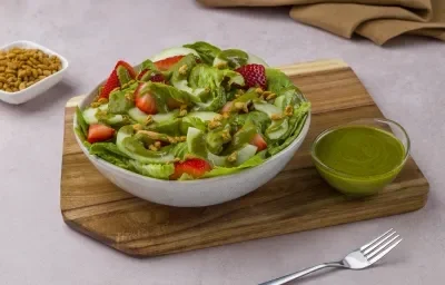 Ensalada Verde con Fresas