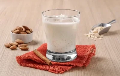 Agua de Almendra con Canela