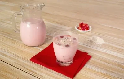 Agua de fresa con amaranto
