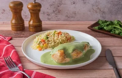 Pollo en Salsa de Cilantro Pollo en Salsa de Cilantro