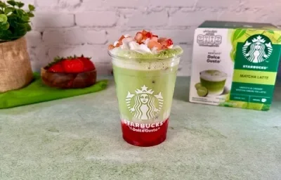 Matcha de Fresas con Crema
