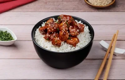 Pollo en Salsa Agridulce con Arroz