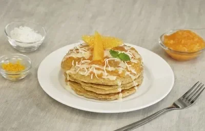 Hot cakes con naranja y coco Hot cakes con naranja y coco