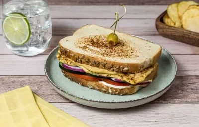 Sandwich con Hummus