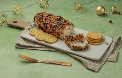 Rollo de Queso con Aceitunas Rollo de Queso con Aceitunas