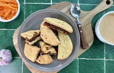 Triángulos de Hojaldre con Carne Triángulos de Hojaldre con Carne