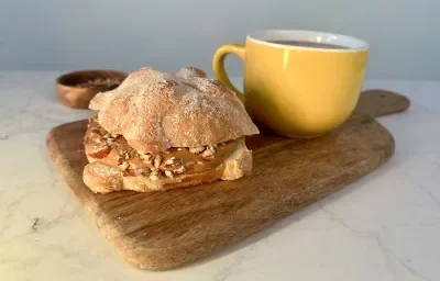 Pan de Muerto Relleno de Mole Pan de Muerto Relleno de Mole