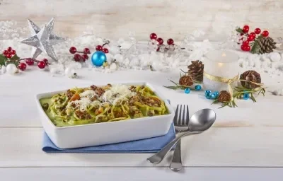 Espagueti con carne en salsa de poblano Espagueti con carne en salsa de poblano