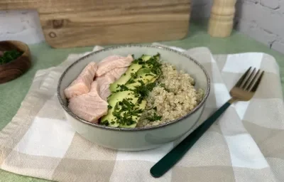 Salmón Quinoa Bowl Salmón Quinoa Bowl