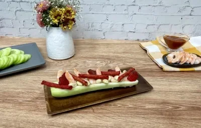 Canoas de Pepino con Camarón Canoas de Pepino con Camarón