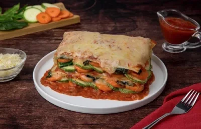 Lasaña Roja con Vegetales Lasaña Roja con Vegetales