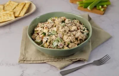 Ensalada de Atún con Requesón y Apio Ensalada de Atún con Requesón y Apio