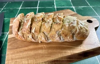 Pan de Ajo con Queso Pan de Ajo con Queso