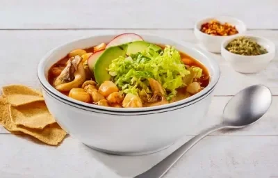 Pozole de setas y champiñones Pozole de setas y champiñones