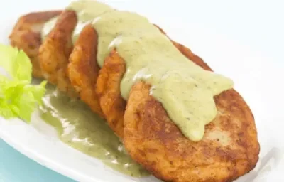 Tortitas de papa y atún con salsa verde Tortitas de papa y atún con salsa verde