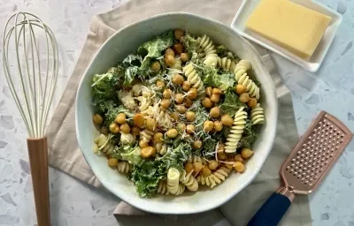Ensalada Tipo César con Pasta Ensalada Tipo César con Pasta