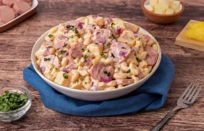 Coditos con Piña y Salchichas Coditos con Piña y Salchichas