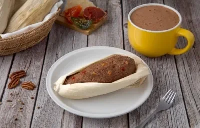 Tamales de Chocolate con Fruta Cristalizada Tamales de Chocolate con Fruta Cristalizada