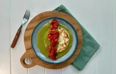 Queso Panela en Salsa de Poblano Queso Panela en Salsa de Poblano