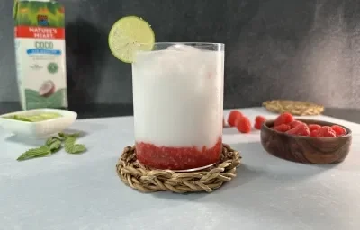 Mocktail de Coco con Frambuesa Mocktail de Coco con Frambuesa