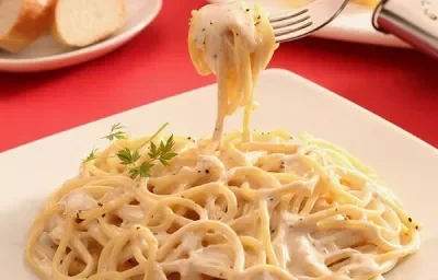 Spaghetti a la crema Spaghetti a la crema