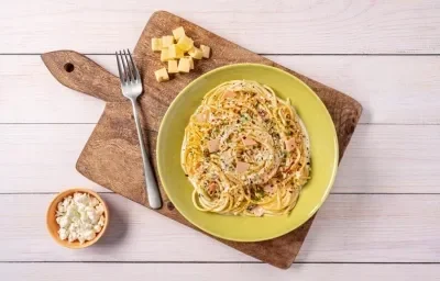 Espagueti en Salsa de Quesos Fácil Espagueti en Salsa de Quesos Fácil