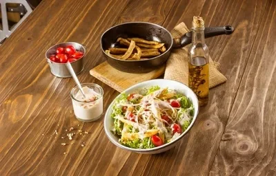 Ensalada con aderezo de tocino y nuez Ensalada con aderezo de tocino y nuez