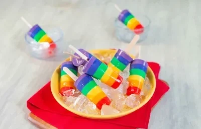Paletas arcoiris cremosas Paletas arcoiris cremosas