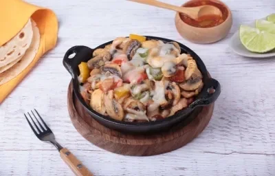 Alambre de Pollo con Champiñones