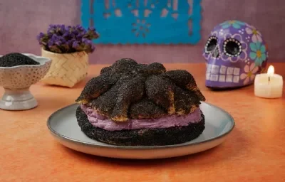 Pan de Muerto Relleno de Camote Morado