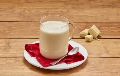Atole de chocolate blanco con limón Atole de chocolate blanco con limón