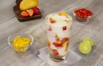 Limonada brasileña con frutas Limonada brasileña con frutas