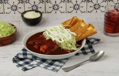 Flautas Ahogadas de Queso en Adobo Flautas Ahogadas de Queso en Adobo