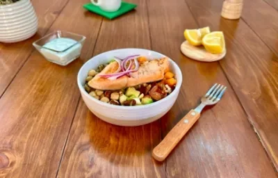 Poke Bowl Mediterráneo