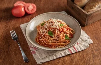 Espagueti en Salsa de Tomate Espagueti en Salsa de Tomate